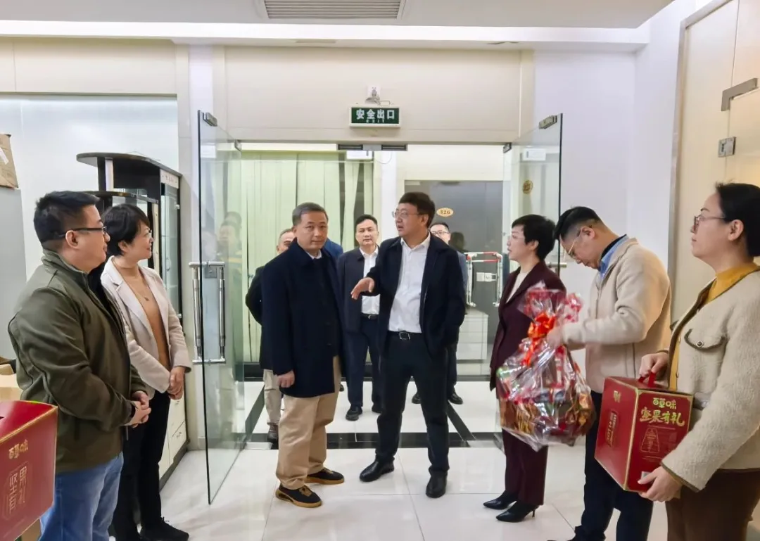 �����󼪣��򵼺�����ף�����ľ�ͷ�������ģ�